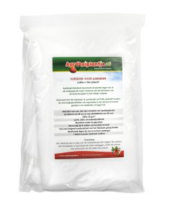 Vliesdoek voor aardbeienplanten met informatie-etiket